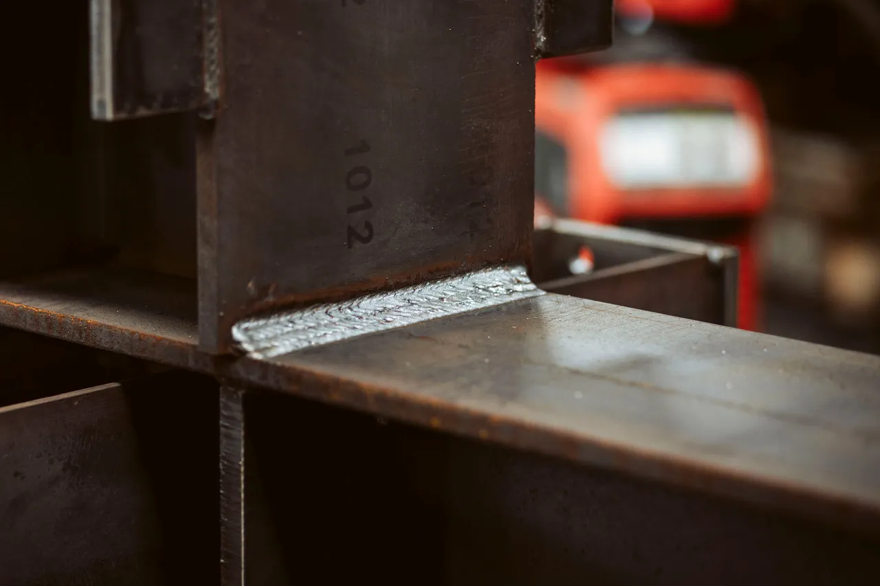 Welded element